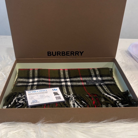 Burberry Olive and Black Plaid Scarf - Picture 3 of 4